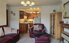 Lyndale Self-Catering Apartment Sleeps 4